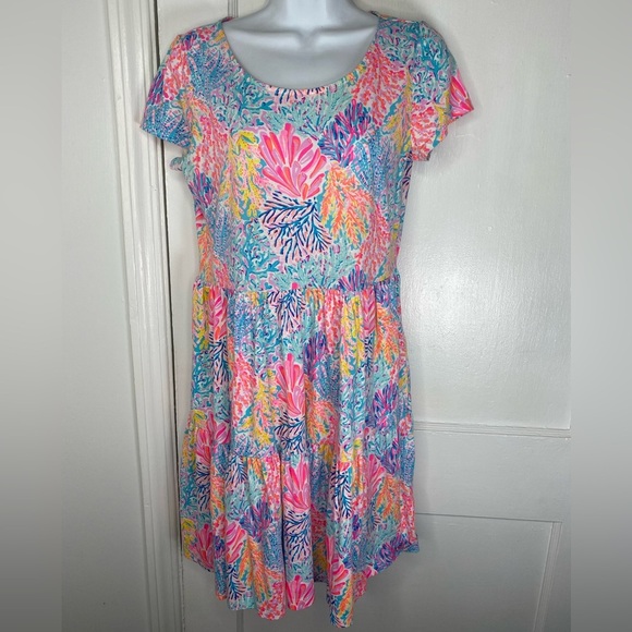 LILY Pulitzer Colorful Floral Shell Short Sleeve Dress with Pockets - Picture 2 of 5